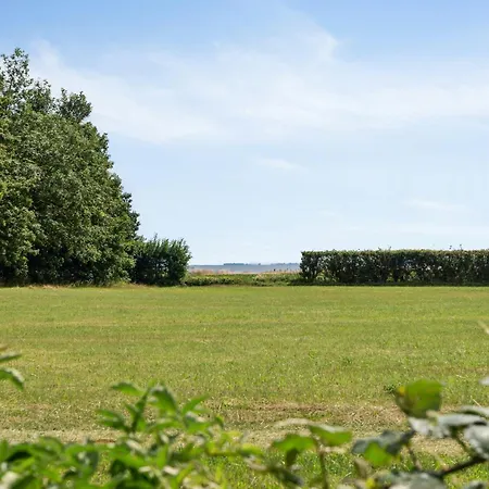 Personal And Inventive Family House In Сasa de vacaciones